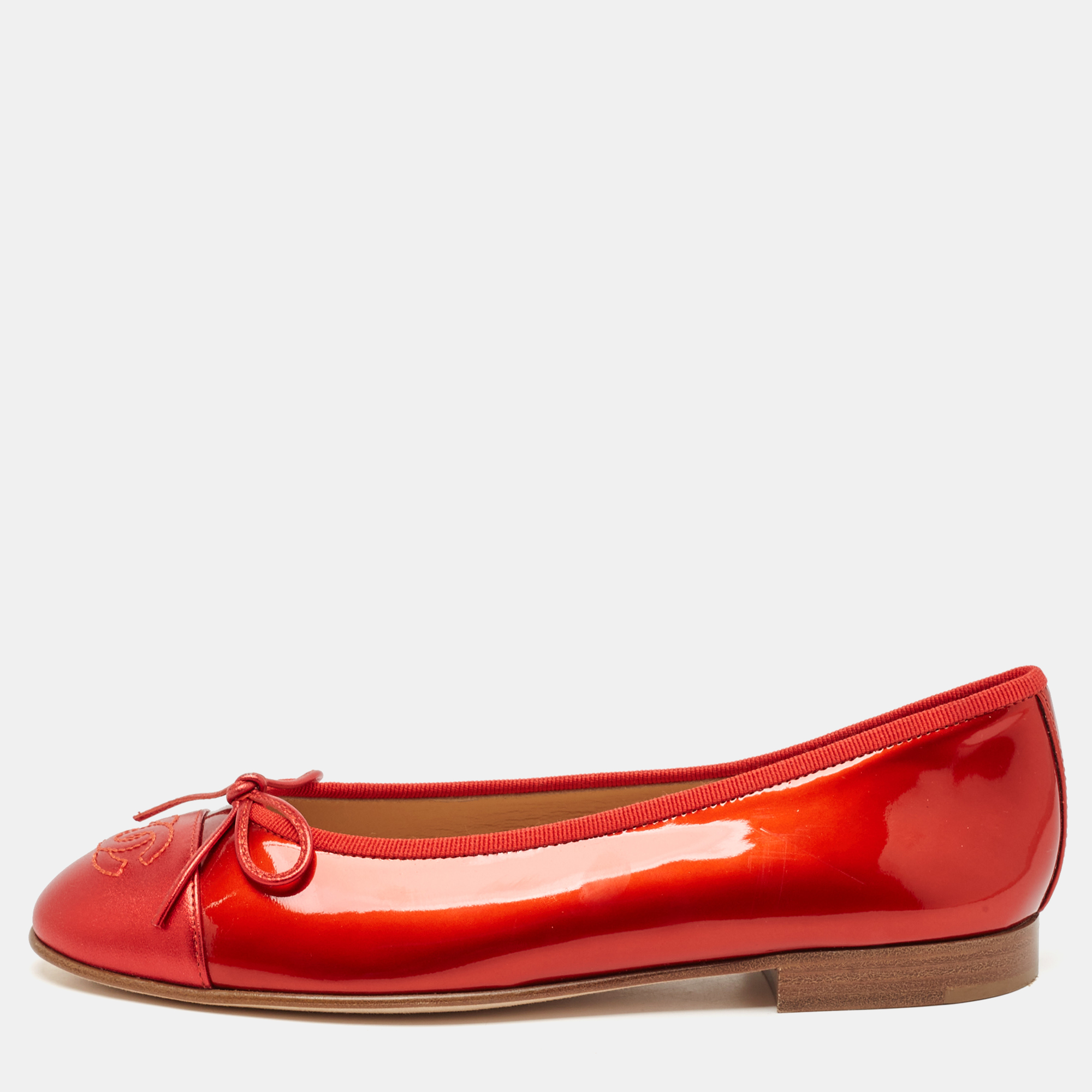 Chanel Red Leather And Patent Leather Cc Bow Cap Toe Ballet Flats Size 35.5