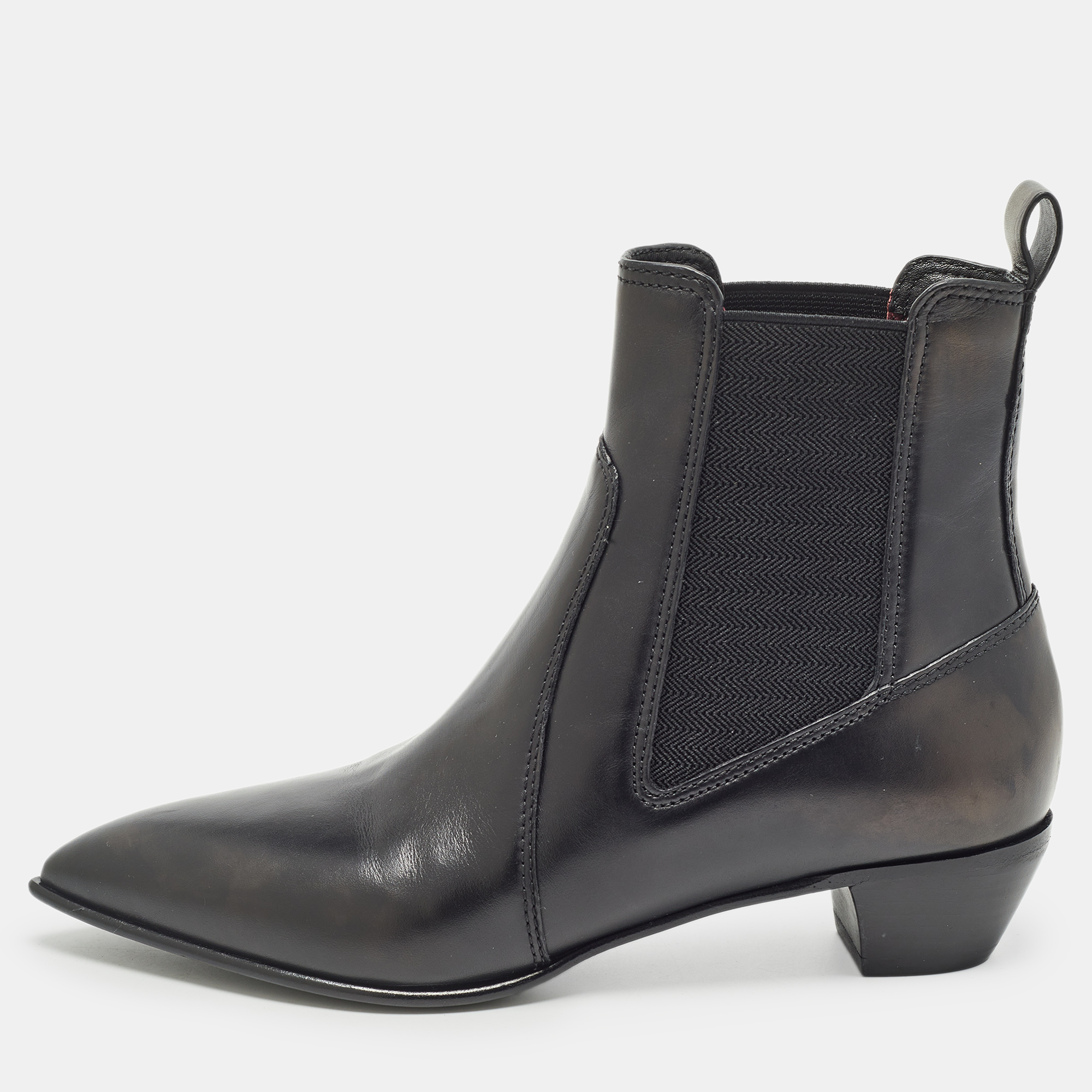 marc by marc jacobs black leather ankle boots size 36