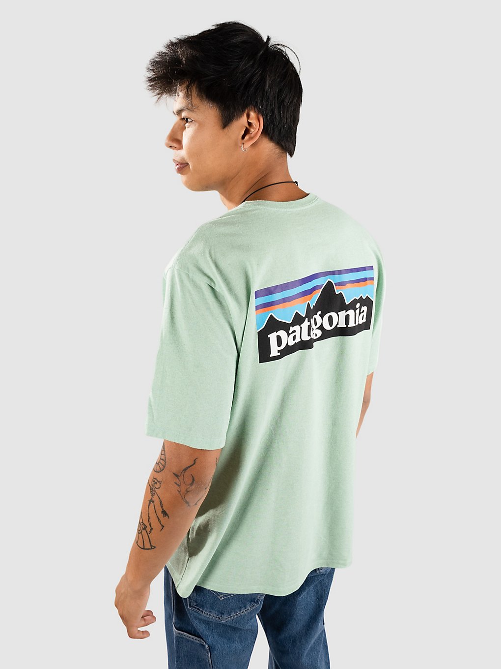 patagonia p-6 logo responsibili t-shirt tea green