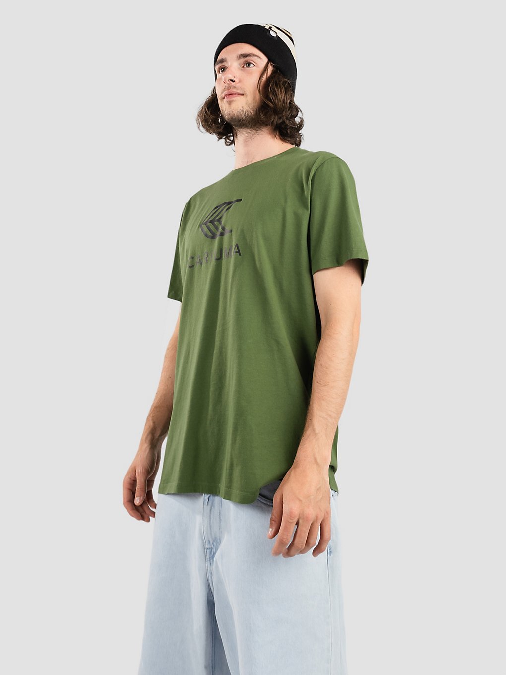 cariuma logo t-shirt military green