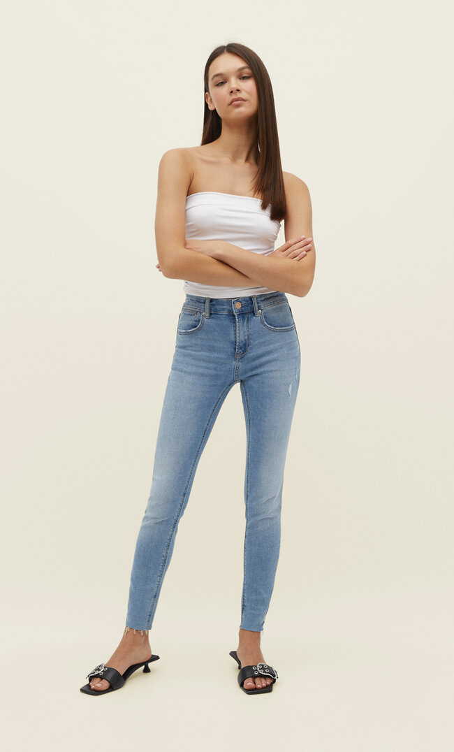 stradivarius low-waist skinny jeans medium light blue denim 10