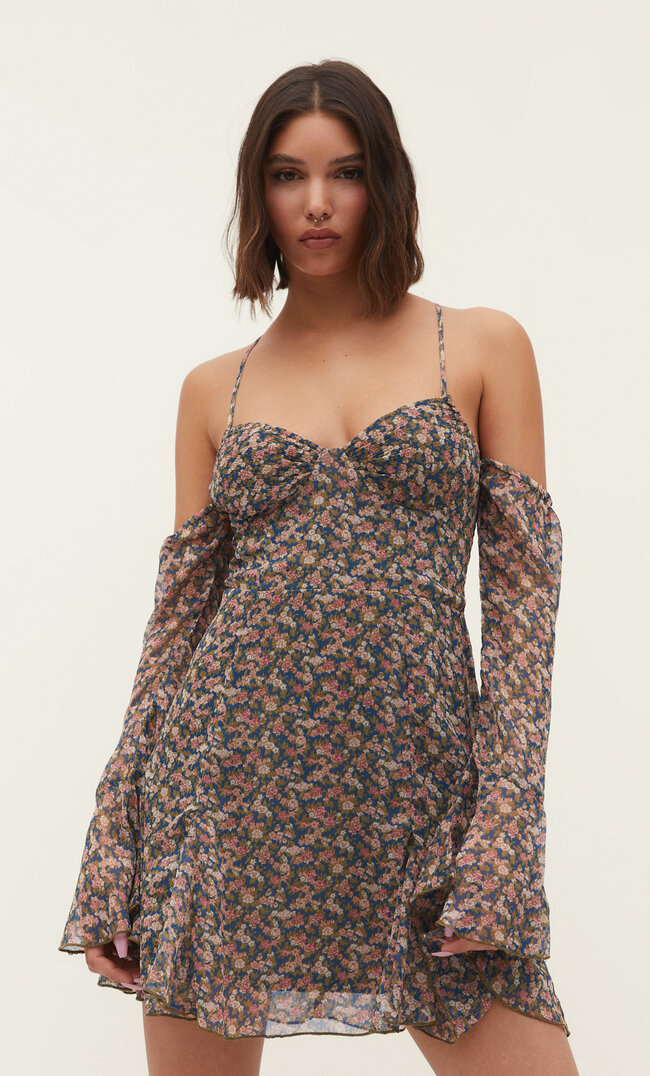 stradivarius short ruffled dress with a criss-cross back  khaki l